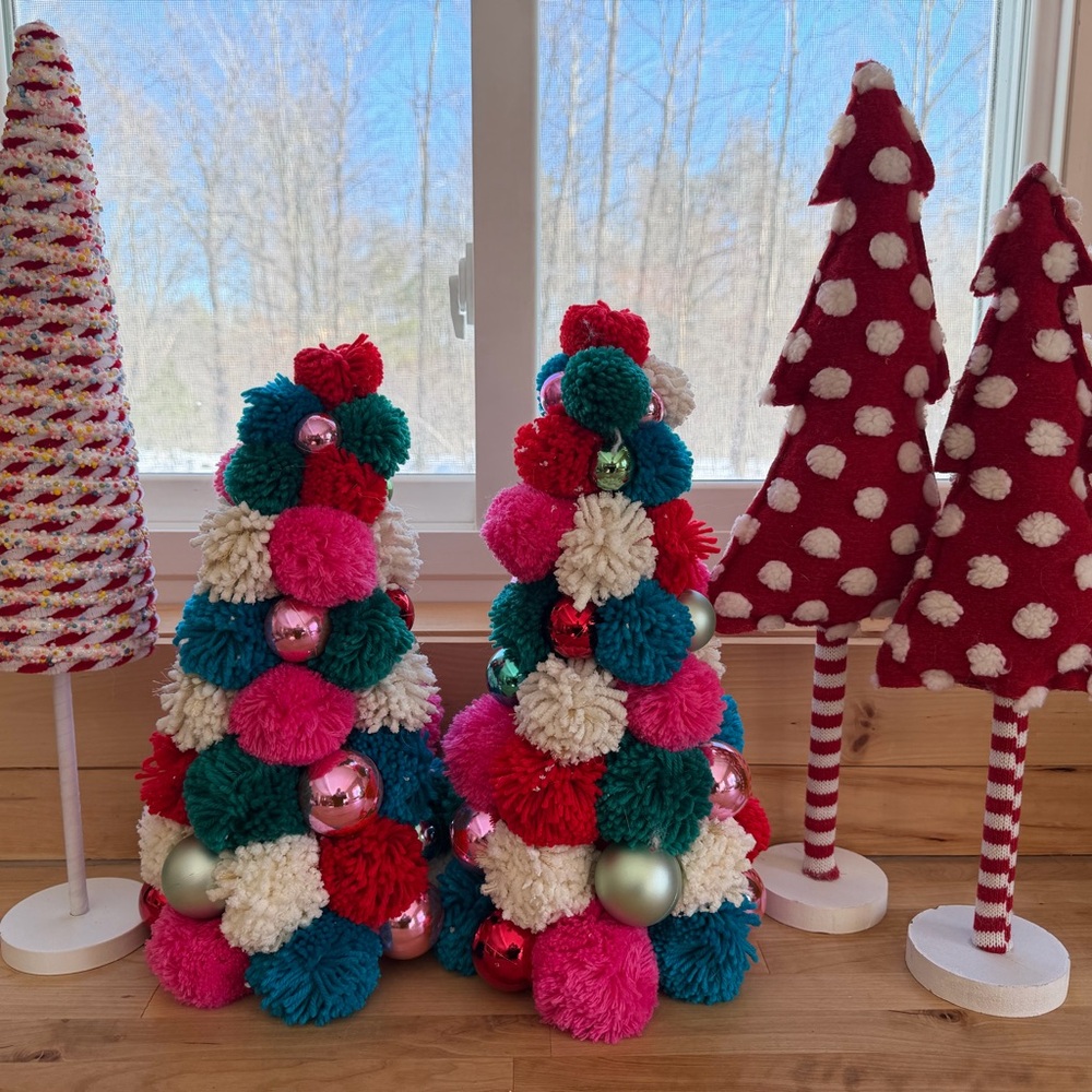 Festive Pom-Pom Christmas Tree Set - Multicolor